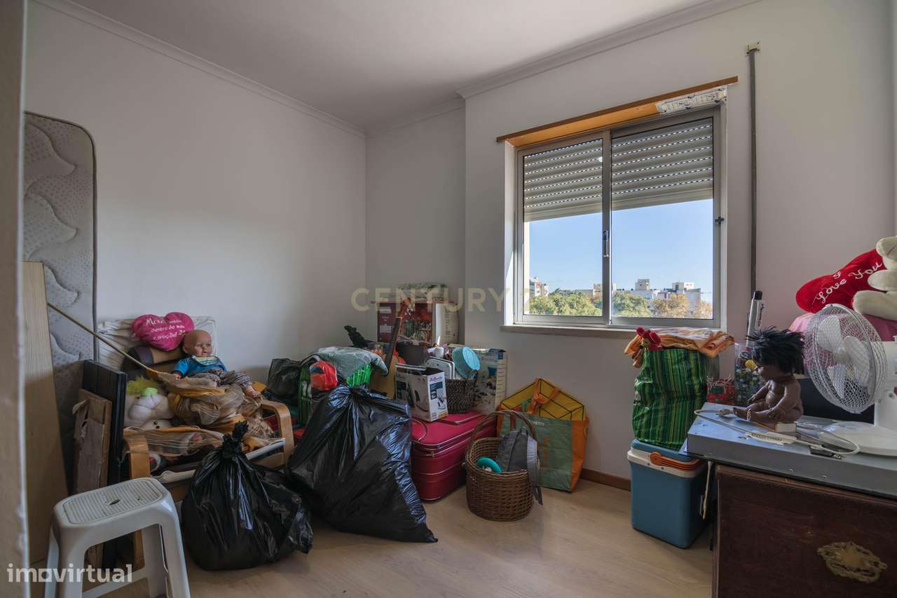 Apartamento T3 no Monte da Caparica-11