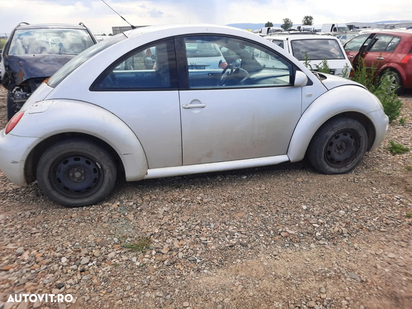 Dezmembrez Volkswagen New Beetle - 2