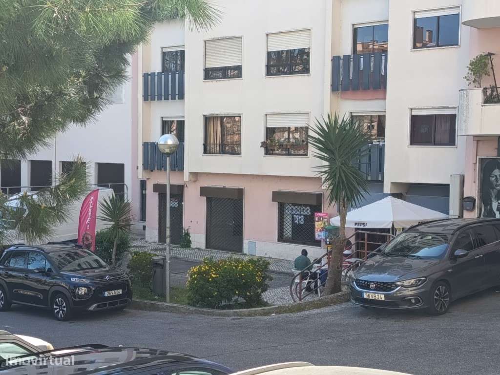 Lojas para venda, com duas entradas independentes, em Monte Abraão-19