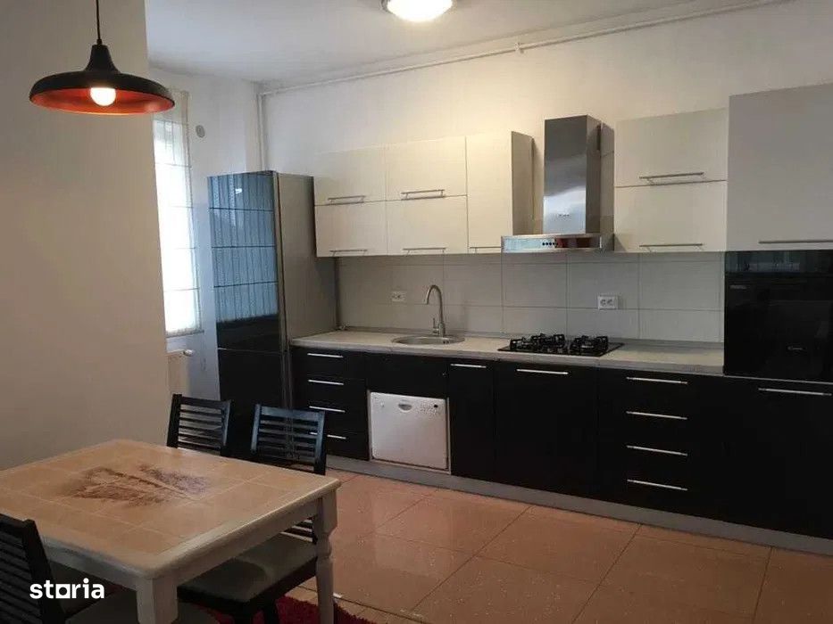 Apartament de 3 camere, 89mp, terasa, zona Grand Hotel Italia