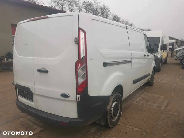 Ford TRANSIT CUSTOM - 7