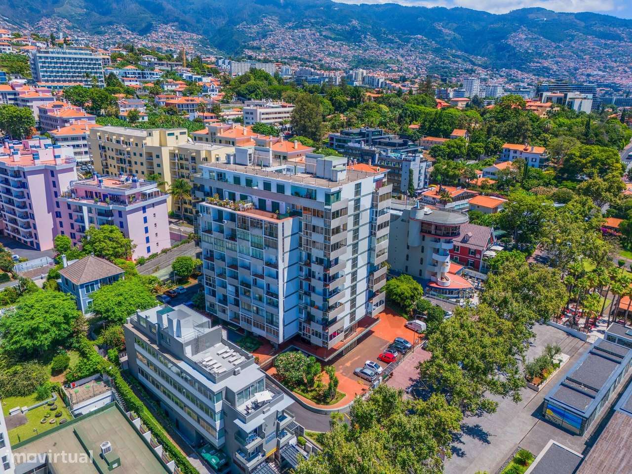 Apartamento T3 de Prestígio — Estrada Monumental, Funchal - Grande imagem: 2/31