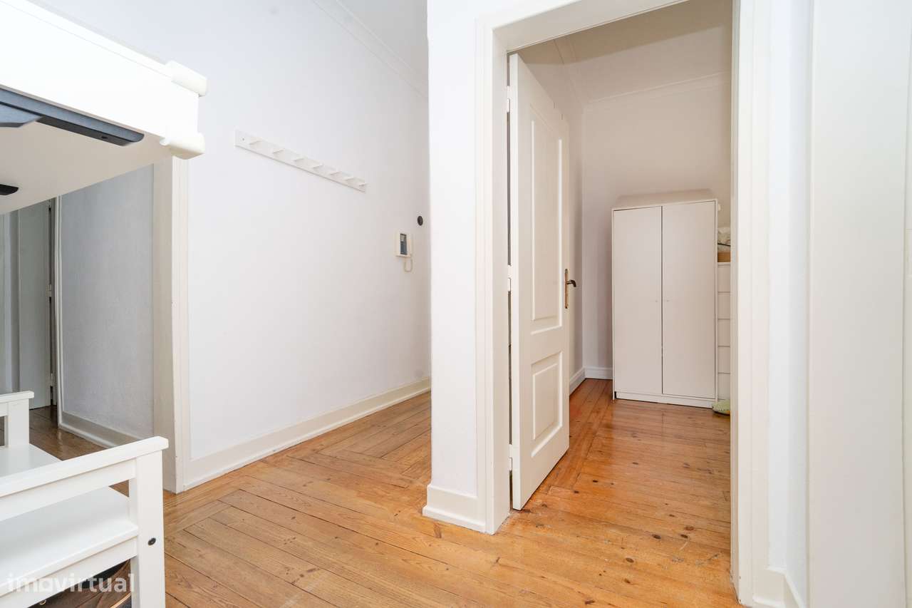 Apartamento T5 para venda na Rua Trindade Coelho Coimbra-12