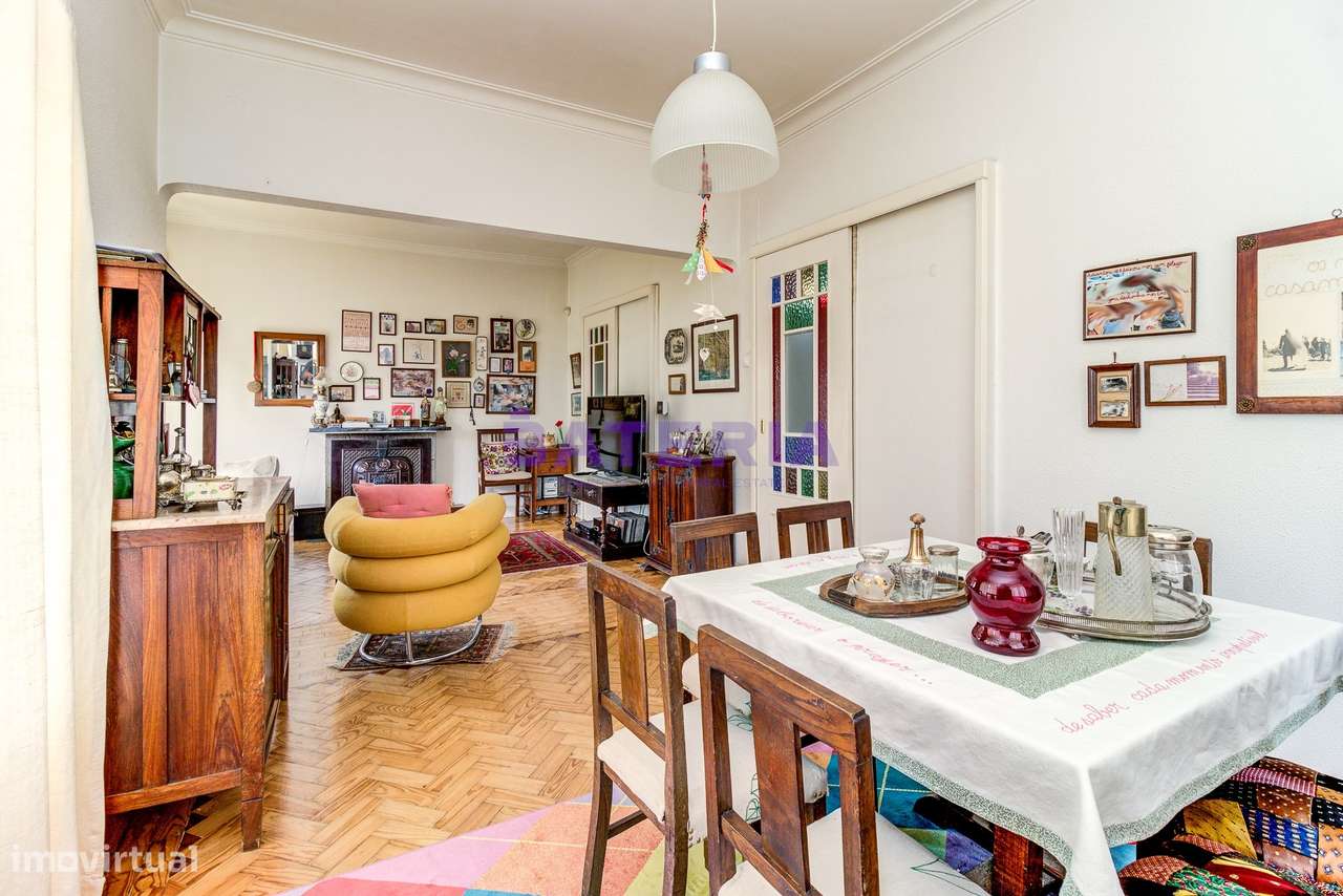 Moradia Independente T5 em Linda-a-Velha-5