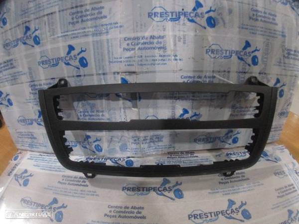 Grelha Friso 6411920719504 6411922678404 BMW F31 2014 320D 163CV 5P CINZA MEIO GRE PAINEL CENTRAL - 1