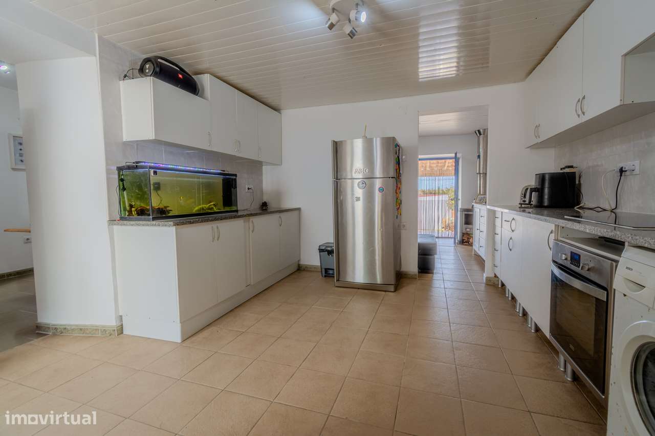 Moradia T3 térrea com logradouro e garagem - Grande imagem: 5/24