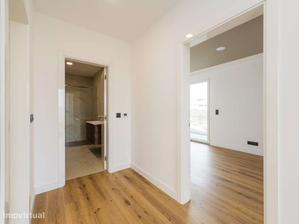 MORADIA NOVA T4 COM PISCINA - SERRA DE CASAL DE CAMBRA-26