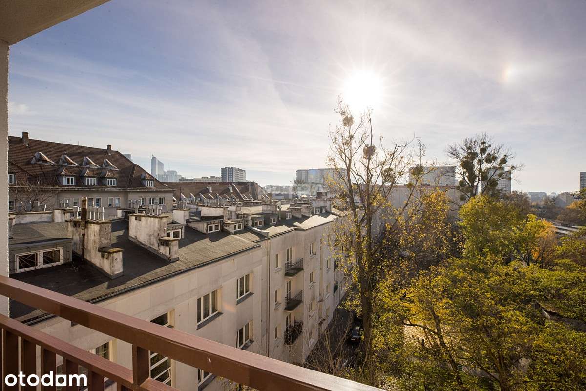 Przestronne, dwupoziomowe mieszkanie przy metrze-13