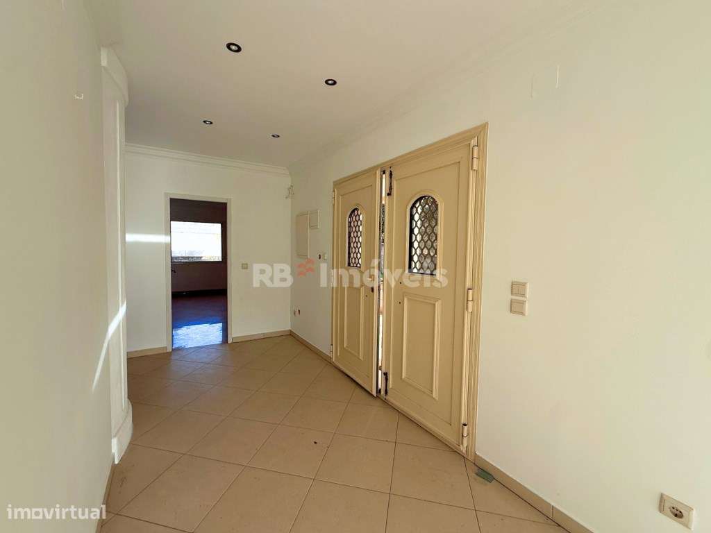 Moradia c/ 754m2 de Construção, Garagem e Jardim - Pedreira, Tomar - Grande imagem: 4/60