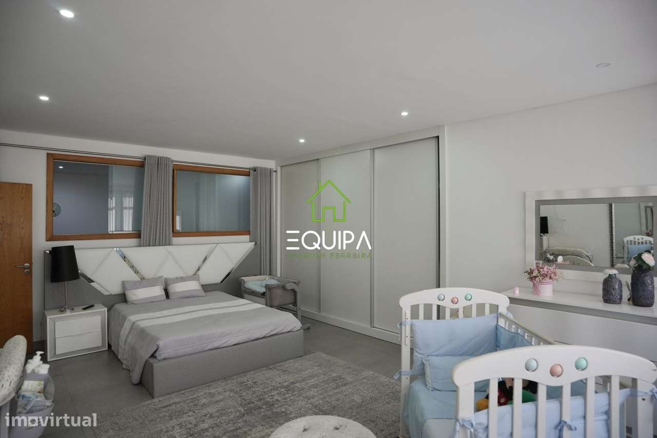 MORADIA ISOLADA T3+T2-30