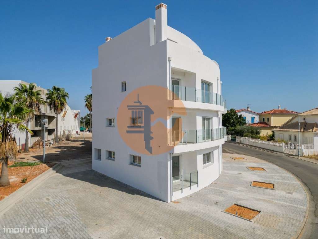 Prédio Novo com 4 Apartamentos (Classe A), Elevador e Orientação a ... - Grande imagem: 4/11