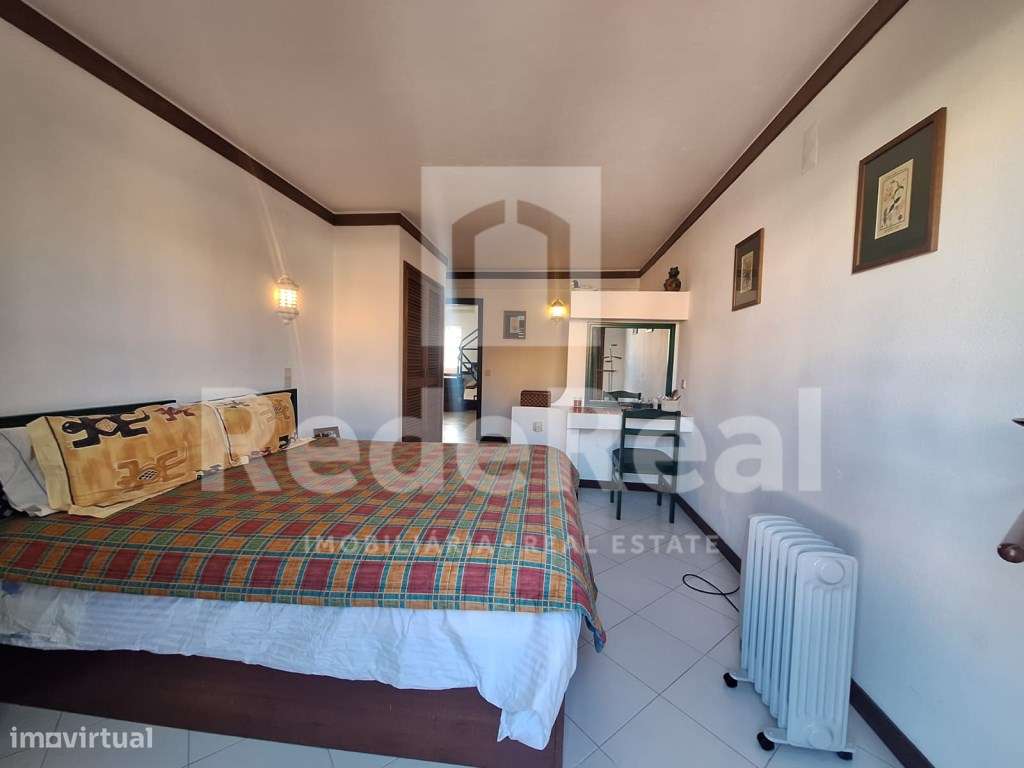 Moradia T3 + 1 com Piscina Privada e Boas Áreas no Coração de Albuf...-29