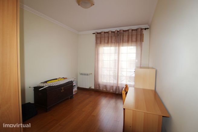Apartamento com 4 assoalhadas situado no centro de Mem Martins-6
