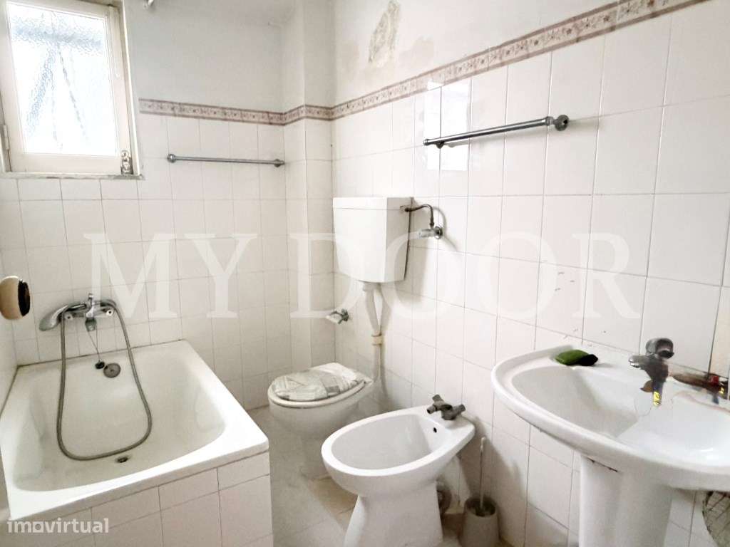 Apartamento T1 c/ potencial para transformar em T2 - Moscavide-15