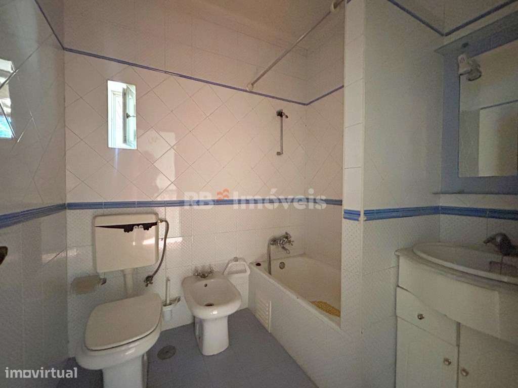 Apartamento T3 c/ Estacionamento e Sótão em Torres Novas - Grande imagem: 5/38