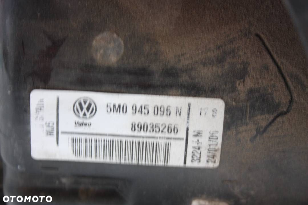 Lampa tylna tył prawa VW GOLF V PLUS 5M0945095N - 3
