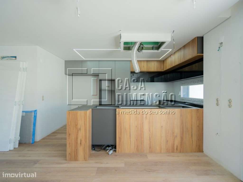 Moradia isolada de tipologia T4 localizada na zona da Charneca da C...-13