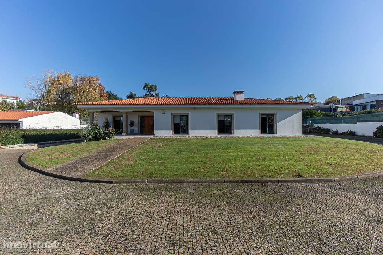 UM REFÚGIO PRIVADO A MINUTOS DO PORTO -QUINTA T4+1, ALFENA C/ 4.500 m²-0