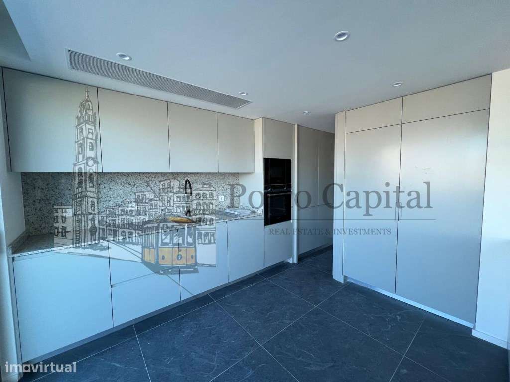 T3 com Terraço de 40m² - Grande imagem: 4/50