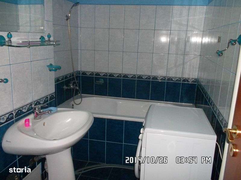 Vand apartament 2 camere etaj 2 ,bloc tip D decomandat - Imagine principală: 5/8
