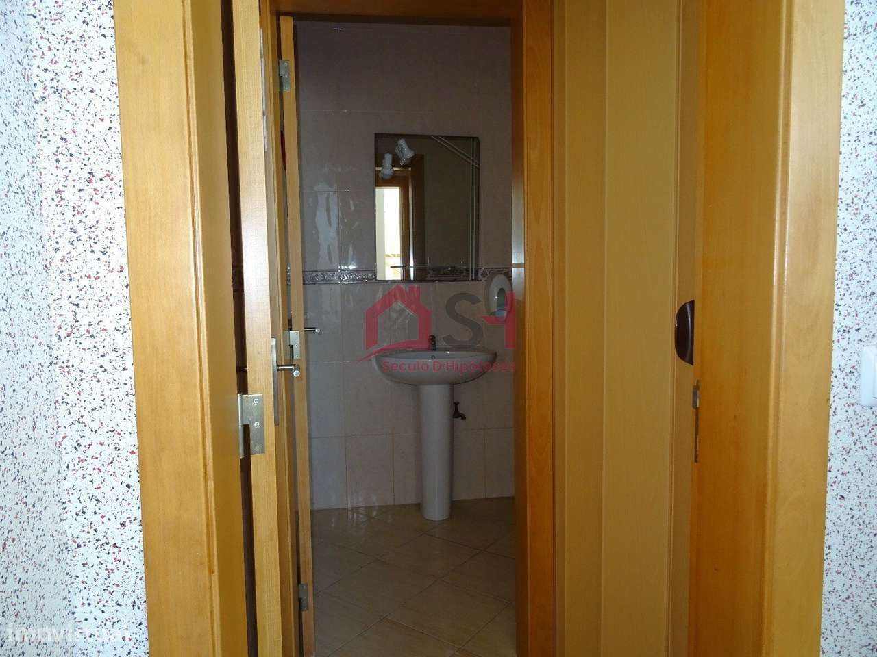 *Loja para Comercio e Serviços– Peniche*-8