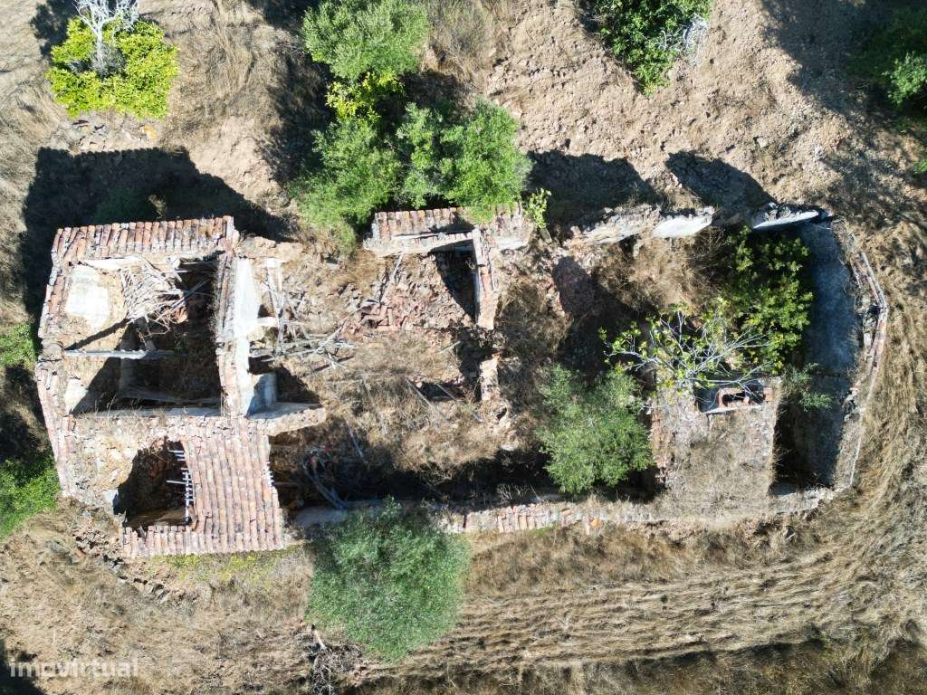 Refúgio campestre em Abela - Grande imagem: 4/21