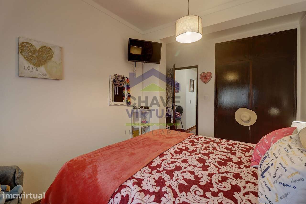 Apartamento T2 com Garagem - Centro Bombarral-14