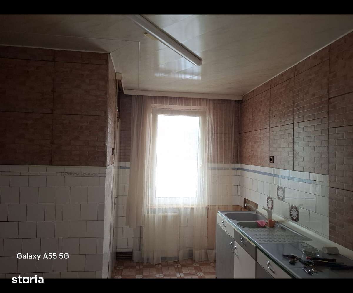 Apartament 4 camere, cartier Noua, 77,30 mp, 2 bai, balcon, etaj 2/4.-6