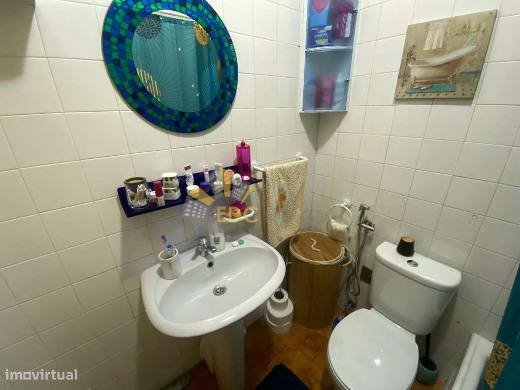 Apartamento T3 bastante soalheiro | Localizado em Camarate | Não pe...-20