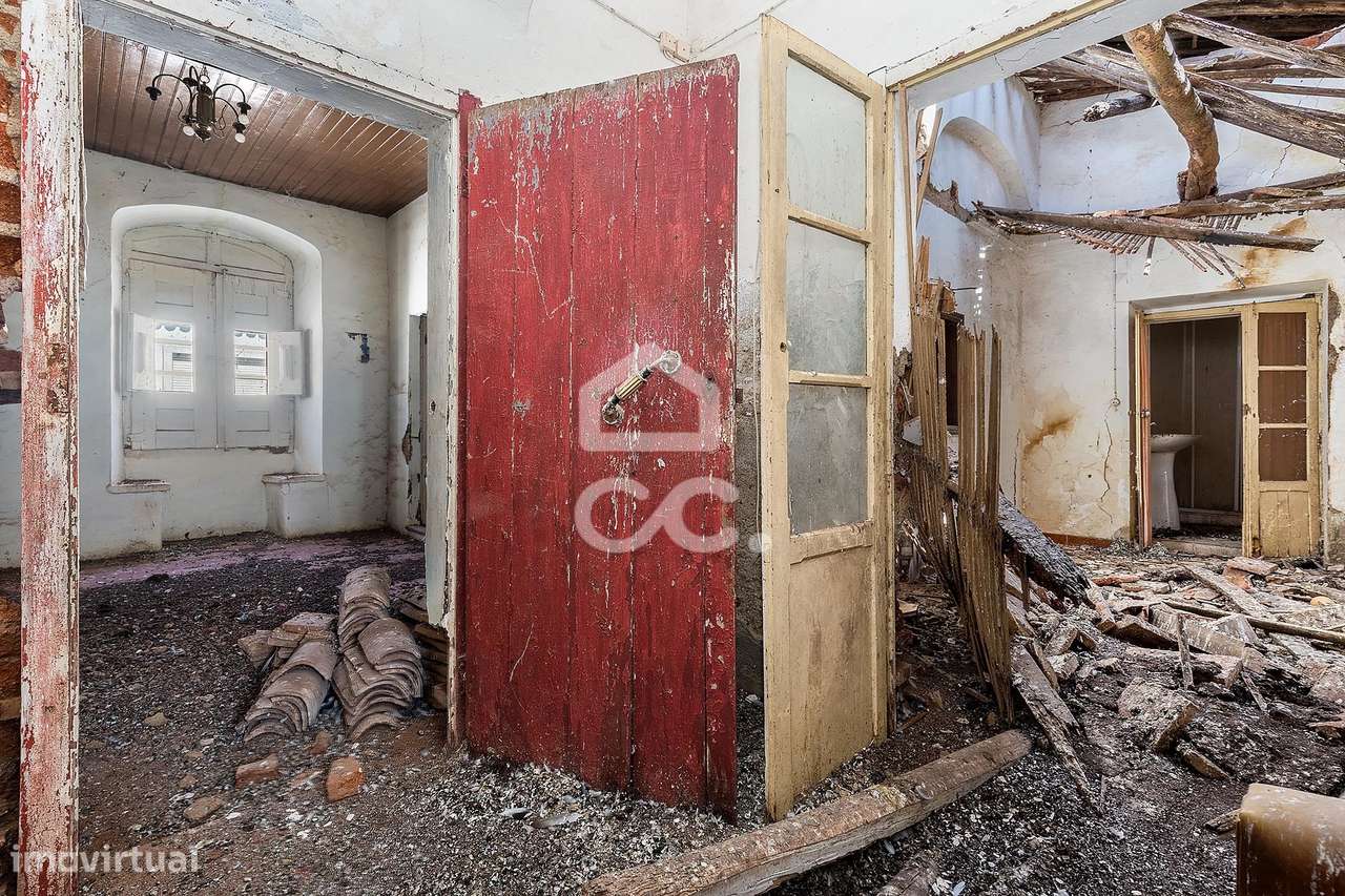 Apartamento T2 de 1º andar em Edifício Centenário Bifamiliar | Borba, - Grande imagem: 4/19