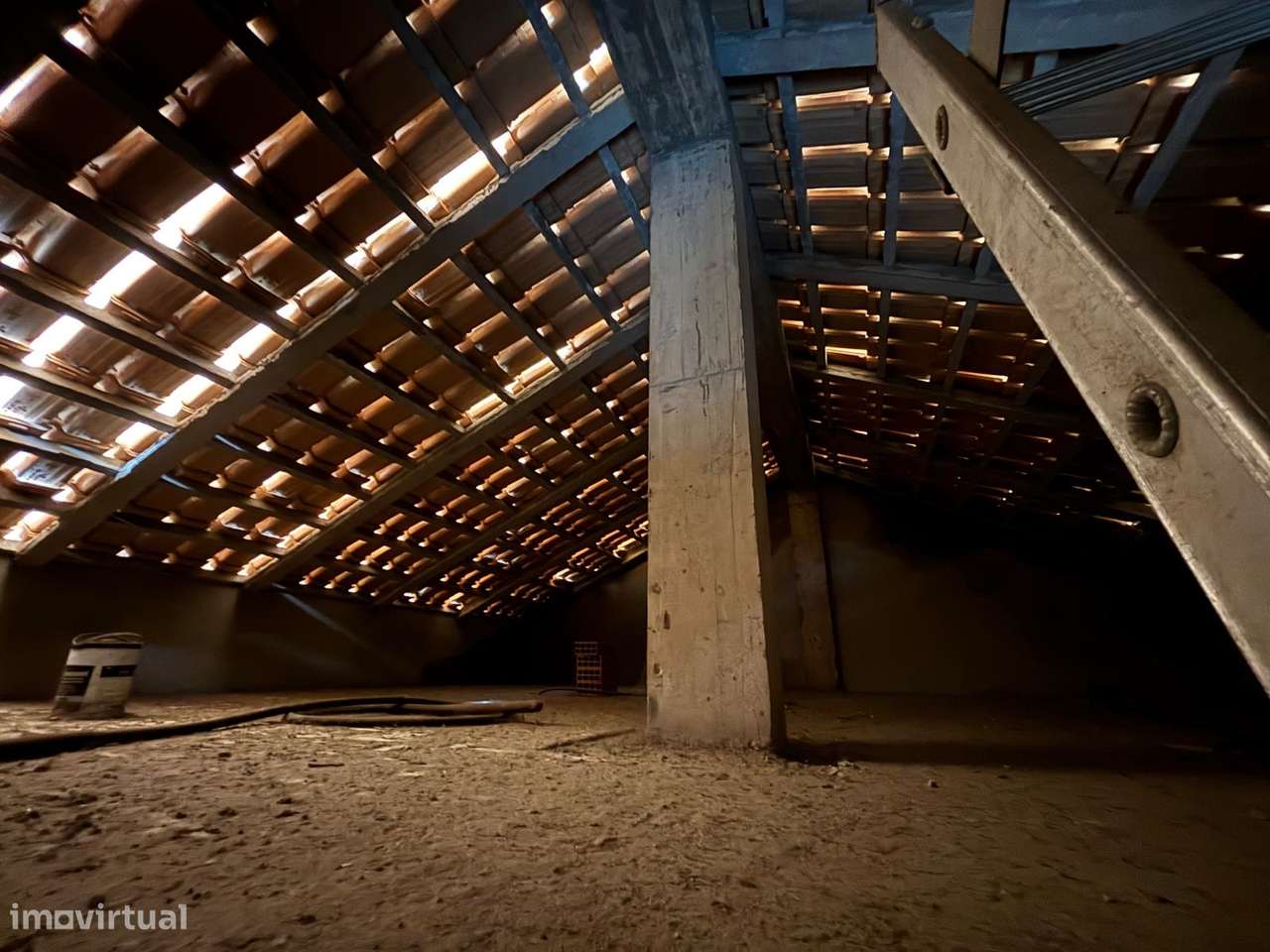 Moradia Geminada de Excelência em Vale Flores – Feijó, Almada-12