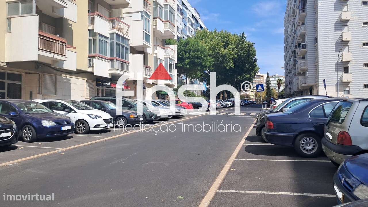 T2 Remodelado com elevador e arrecadação na Figueirinha-Oeiras-31