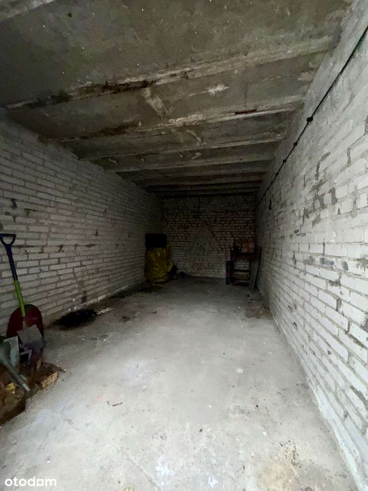 Garaż murowany 16,8 m² ul. Kniaziewicza, elektryka.