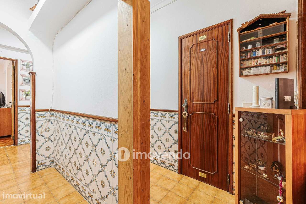 Apartamento T2 com arrecadação, em Agualva-14