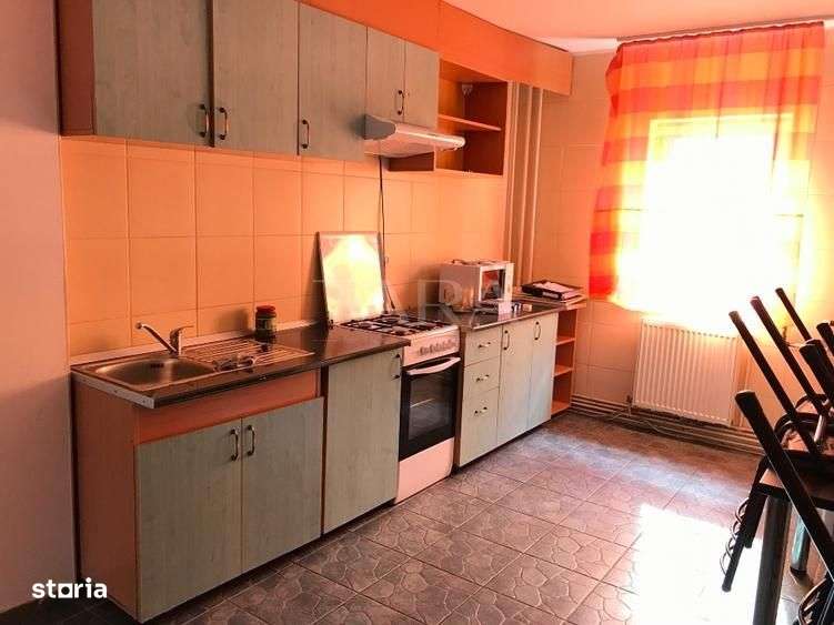 Vând apartament 3 camere decomandat zona Pasteur, Zucca, UMF.-0