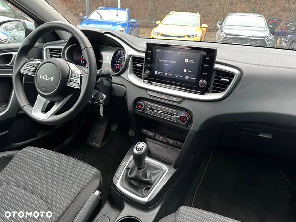 Kia Ceed 1.5 T-GDI M - 11