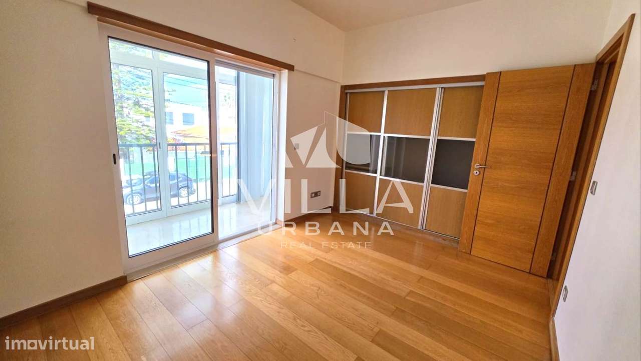 Moradia T3 +1 com Garagem localizada numa zona tranquila em Belverde-11