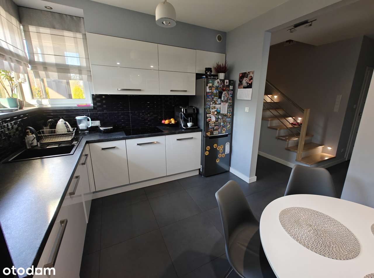 Interesujący dom wolnostojący z garażem ● 5 pokoi ● Działka 700mkw-6