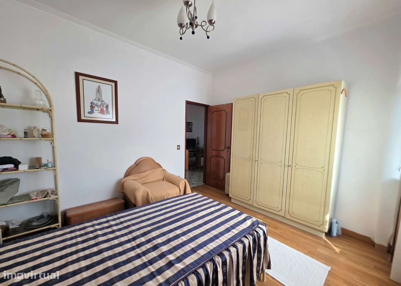 Prédio com 3 andares com utilização independente – Vendas Novas-12