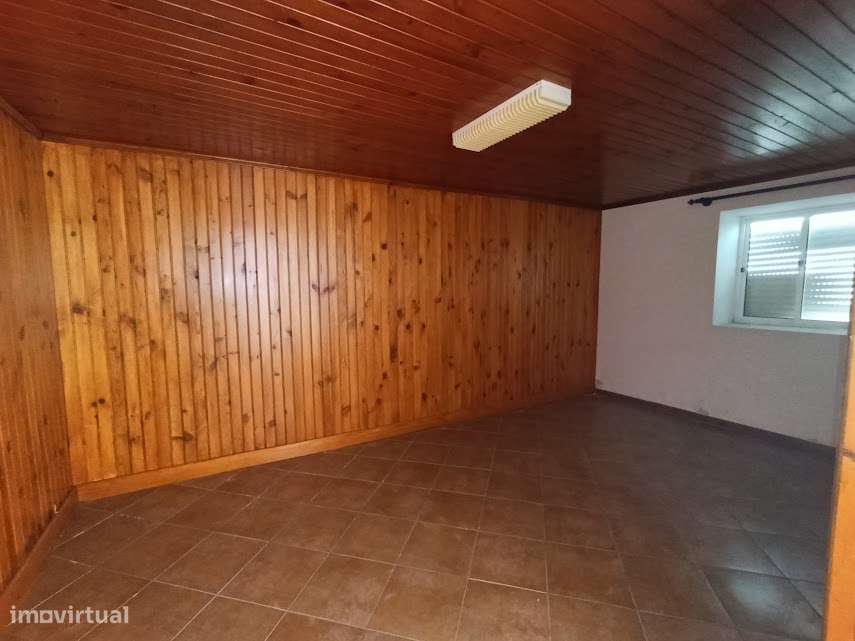 Moradia T4 p/remodelar, Póvoa, Figueira de Lorvão, a 20 km de Coimbra-5