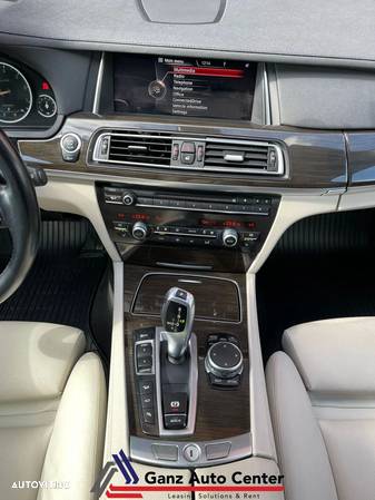 BMW Seria 7 750i xDrive - 24