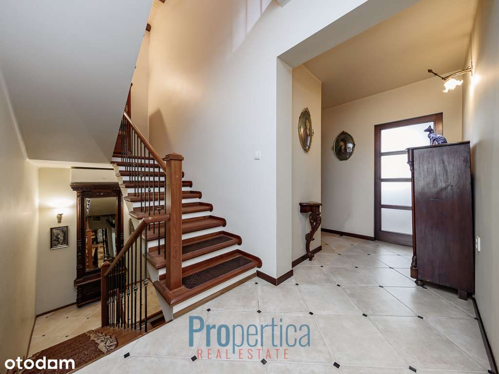 Wyjątkowy komfortowy dom pośród zieleni-12