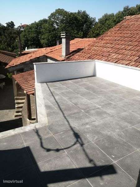 Moradia T5 Superior p/ Empresas ou Quartos – Treixedo (IP3) - Grande imagem: 4/12