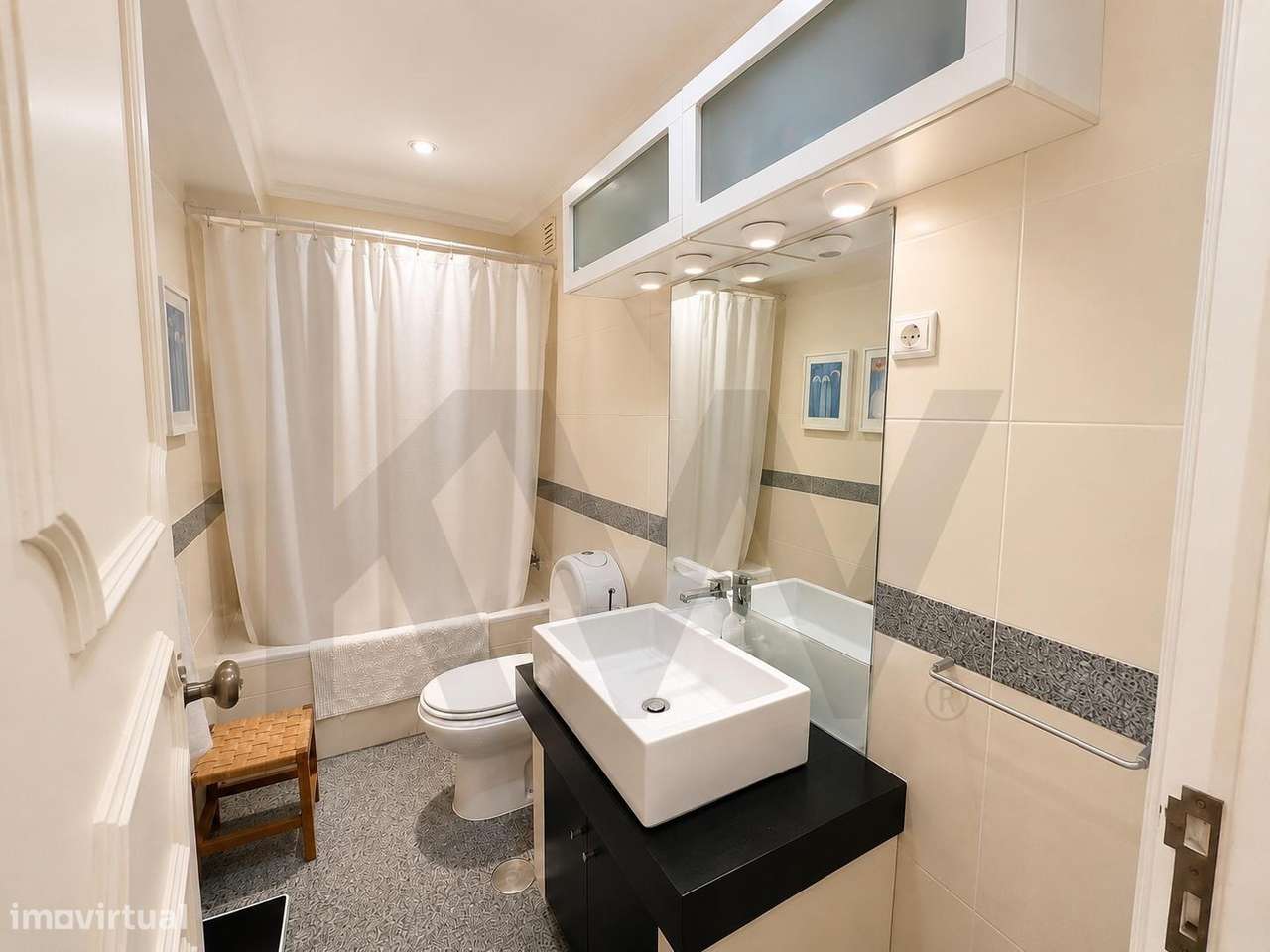 Apartamento T3 Remodelado com Garagem Box no Centro de Coimbra-12