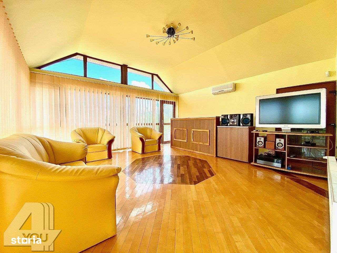 Vilă clasică in Bujac, teren de 1174 mp înconjurată de natură(sau schi - Imagine principală: 4/10