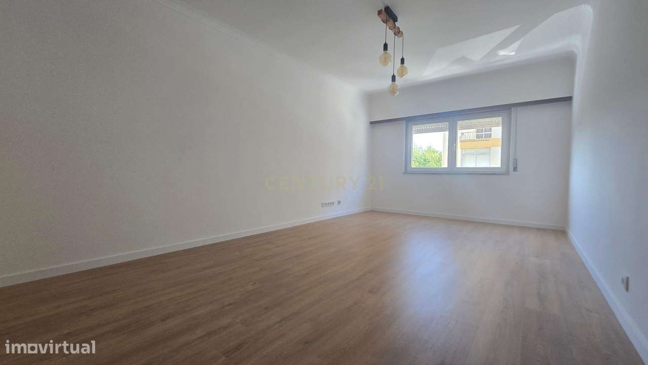 Moderno Apartamento T1 em Venteira, Amadora-17