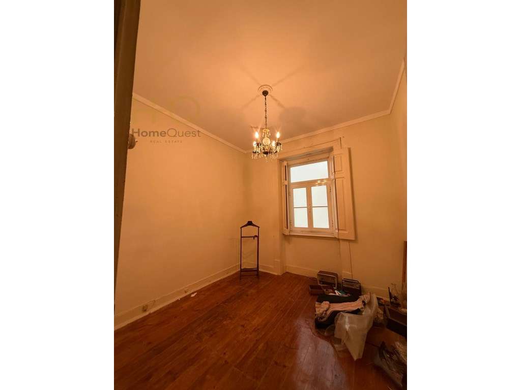 T7 para Remodelação , Excelente oportunidade em Lisboa-13