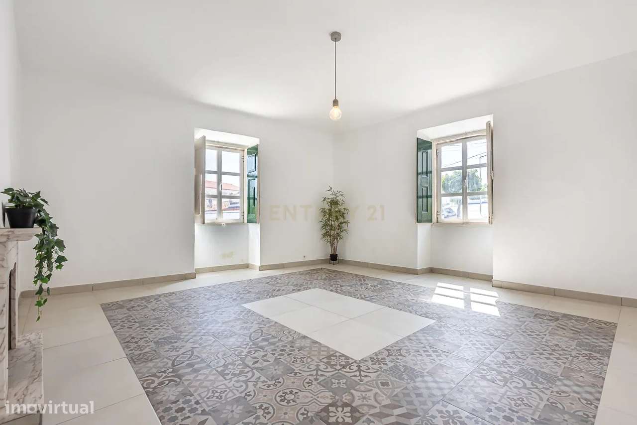 APARTAMENTO T2+1 COM 2 LOGRADOUROS NO CORAÇÃO DE BORBA - Grande imagem: 1/30