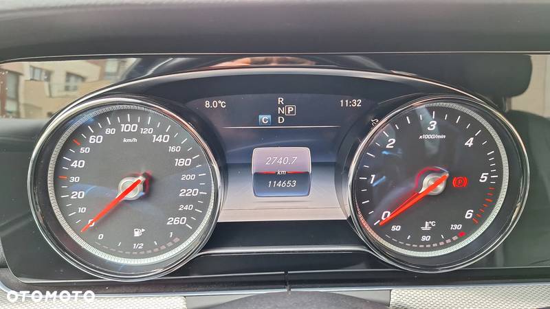 Mercedes-Benz Klasa E 220 d 4-Matic 9G-TRONIC - 22