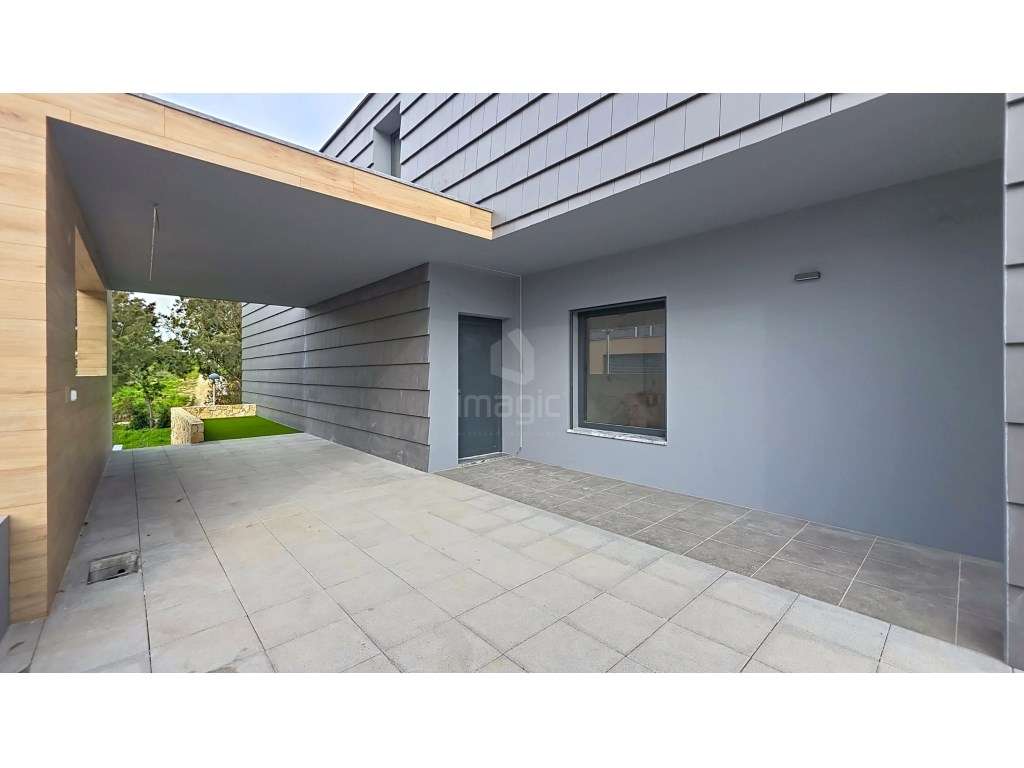 Moradia T3+1 Ericeira com piscina e jardim-4